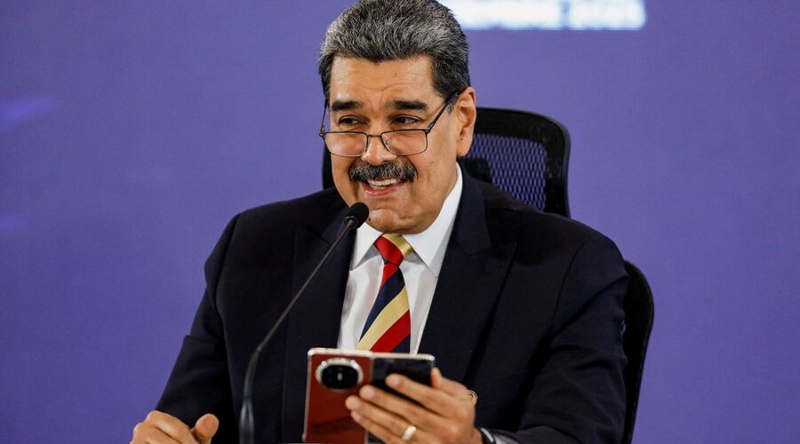 maduro dinlenemeyen telefonunu gosterdi dkuwsPdT