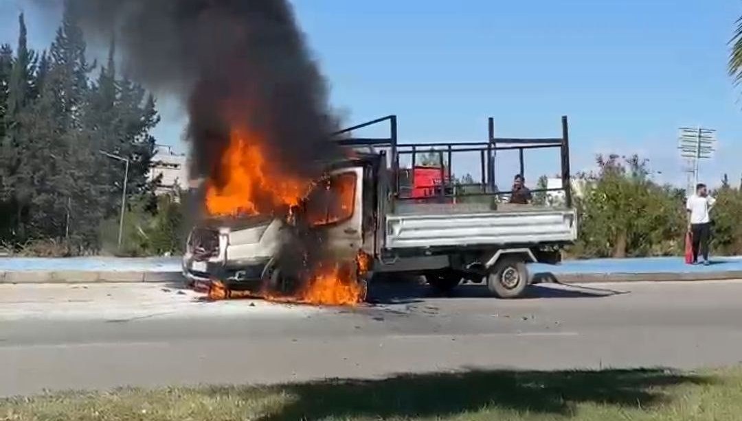 adanada kamyonet alev alev yandi nHaRWfWb