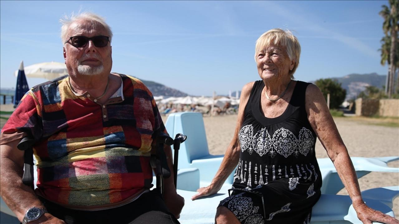 alman cift 36 yilda 101 kez tatil icin alanyaya geldi WzIePrNg.jpg