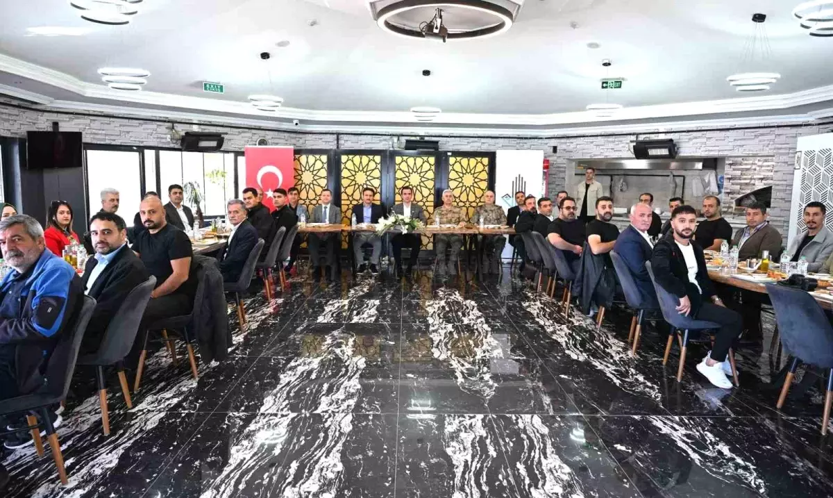 bitlis valisi ahmet karakaya basin mensuplariyla bir araya geldi xIjjMQ7c.jpg