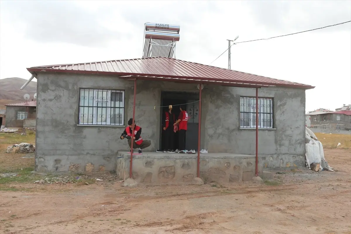 gonulluler yasliyi ziyaret etti ywiCLR6r.jpg