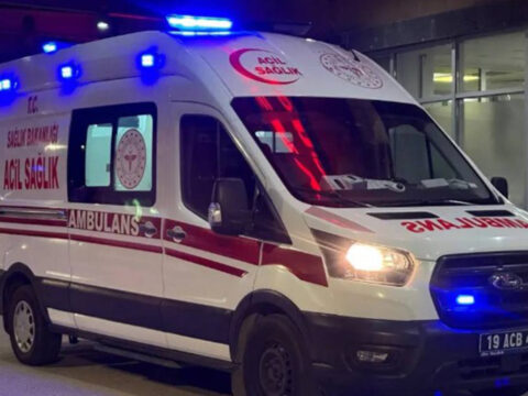 Burdurda dehset ikiz kardesini ekmek bicagiyla yaraladi NfbHM9rk