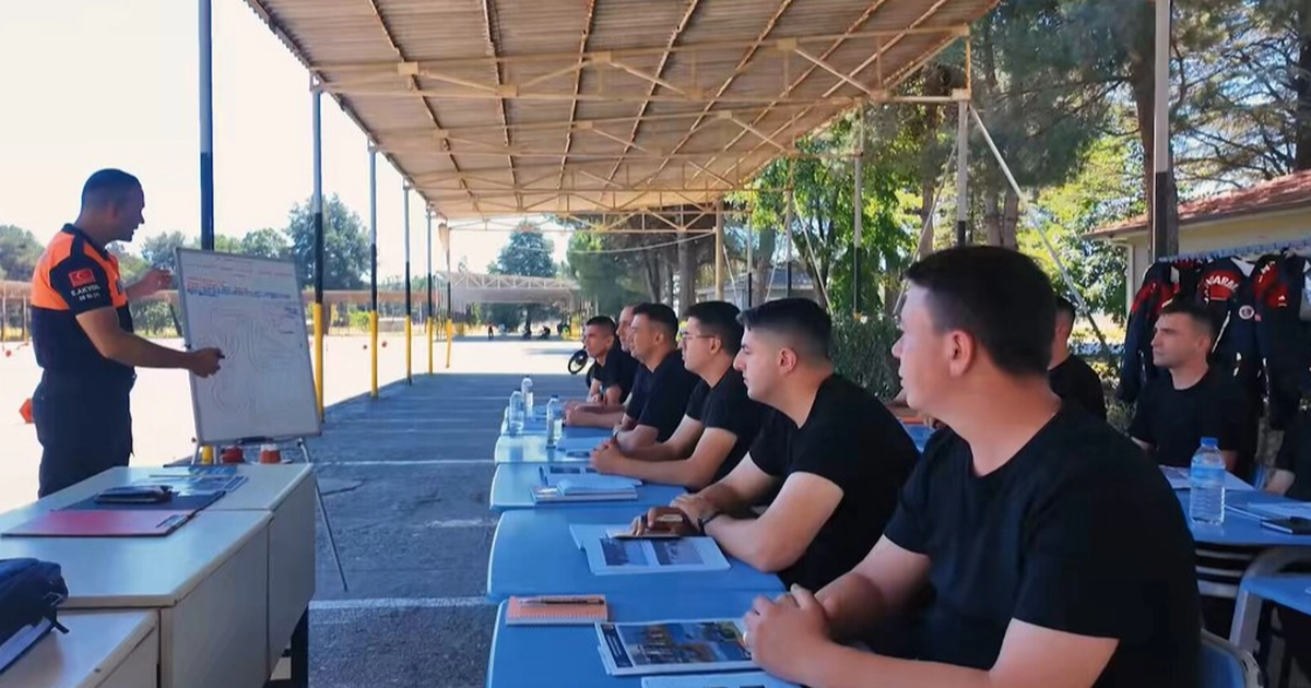Bursada jandarma personeline ileri motosiklet surus egitimi tamamlandi Kt9Y3qJT