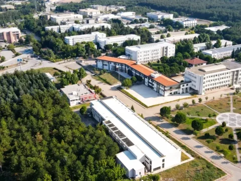 Buu turkiyenin en iyi 18 universitesi arasinda yer aldi 41ztJaz6