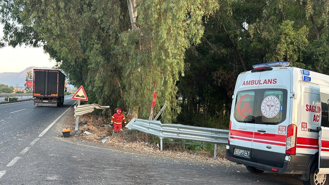 Demir bariyerleri asti sarampole uctu mugla marmaris yolu kana bulandi tOjUSNXD
